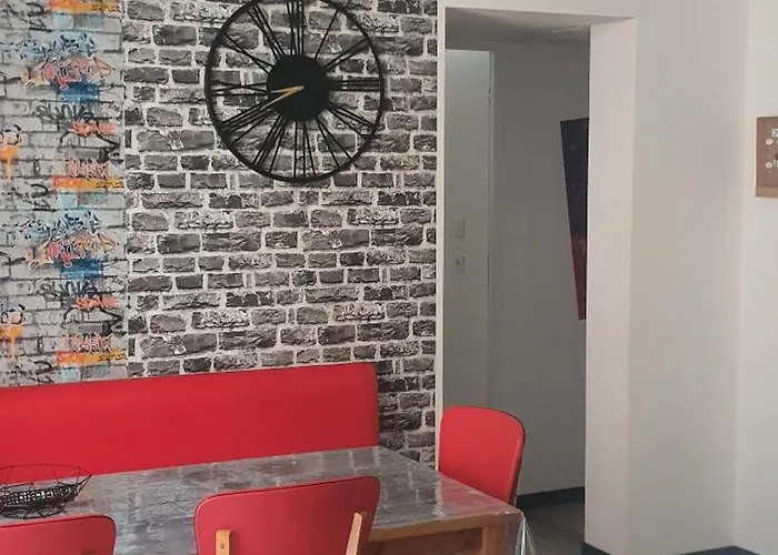 アパート Le Nid Des Choups L Industriel ラ・ブルブール
